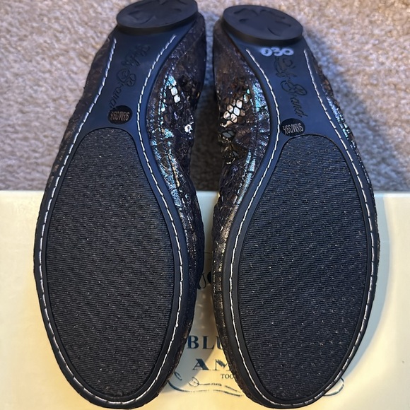 NWOT Lucky Brand Flats - Picture 5 of 6